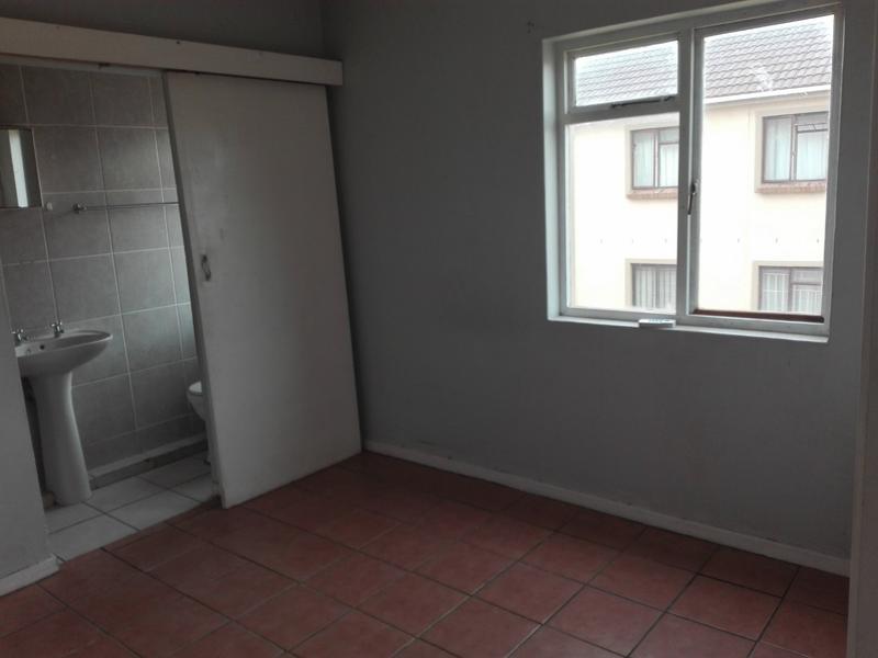 To Let 1 Bedroom Property for Rent in Guldenland Western Cape